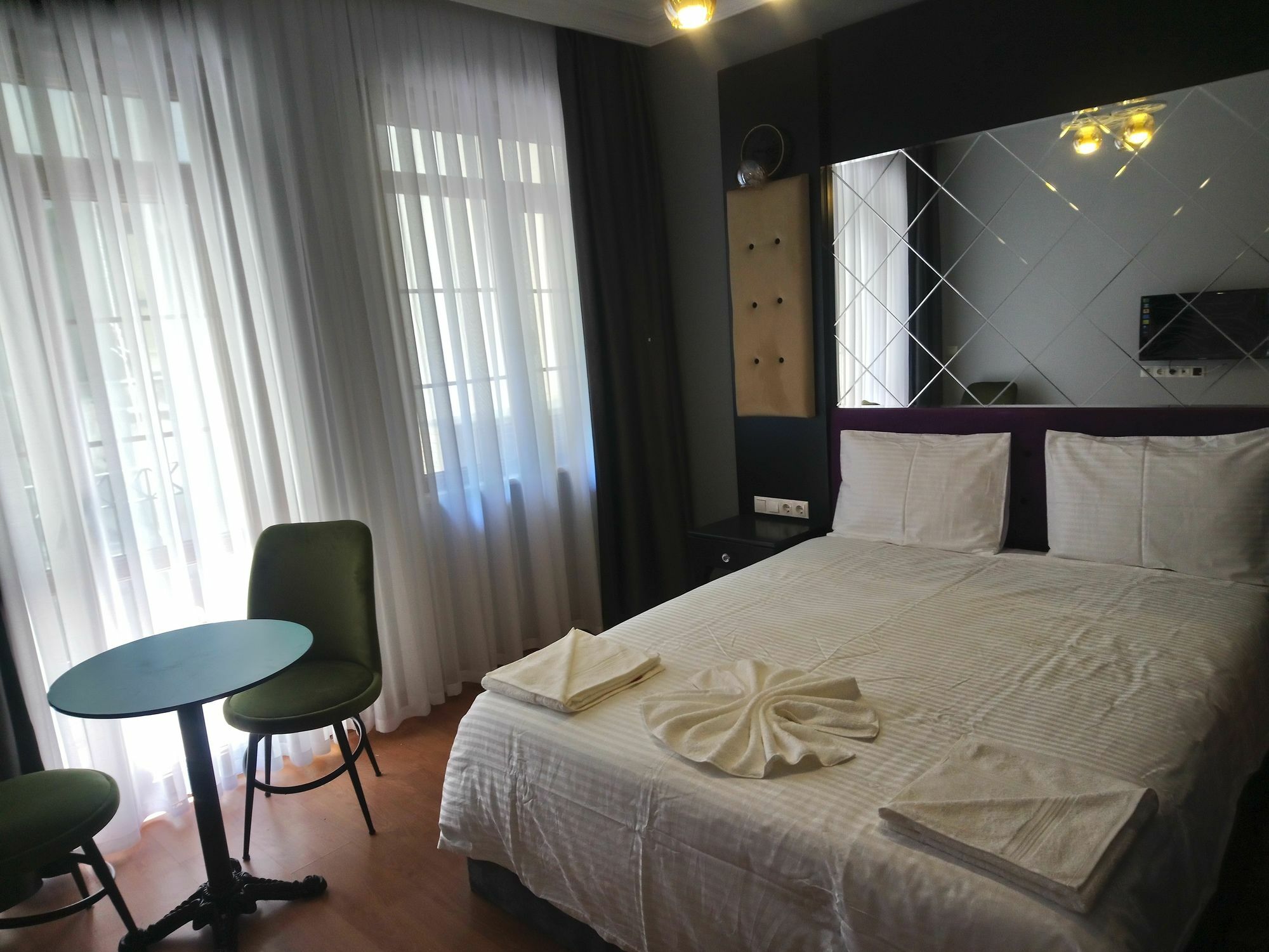 Royal Garden Suite And Hotel Istanboel Buitenkant foto